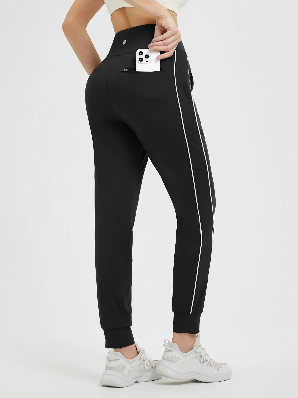 Black/White