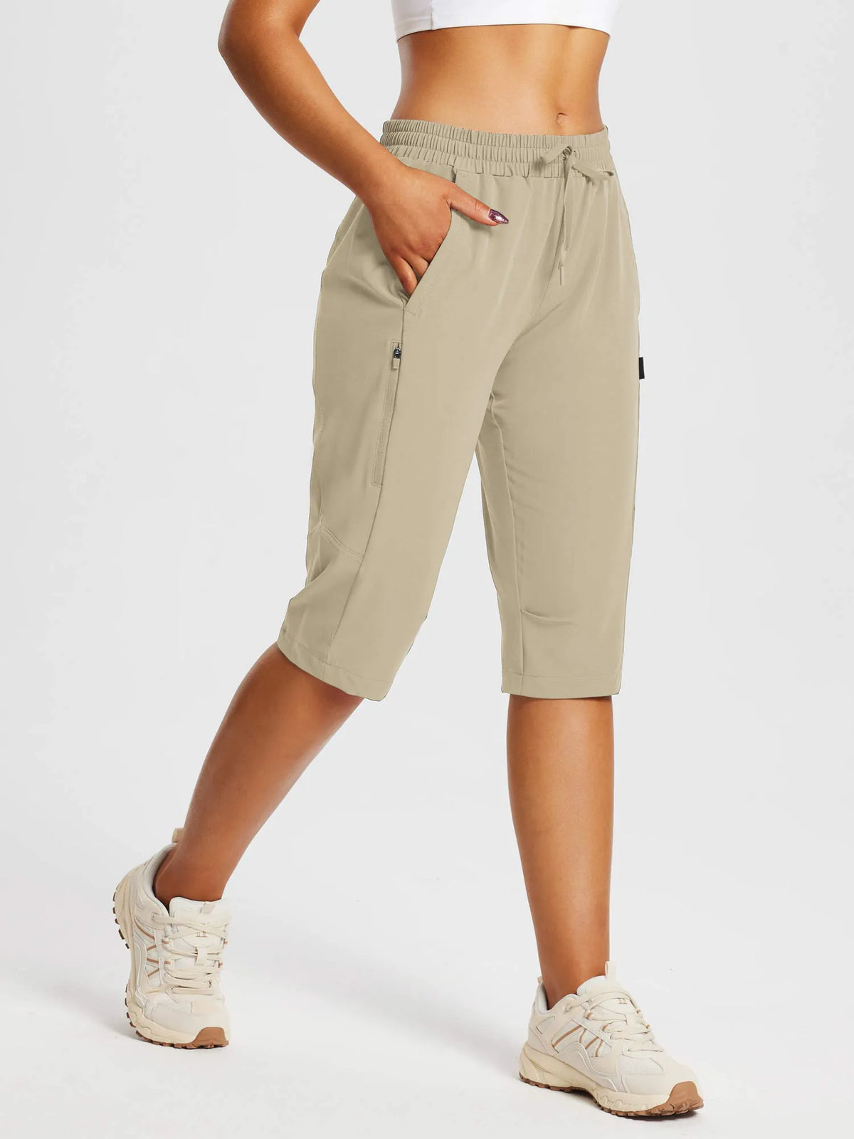 White Shirt + Anthracite Capris