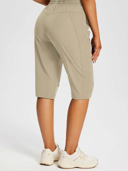 White Shirt + Anthracite Capris
